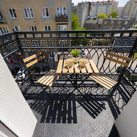 Exceptional Studio For 4 Guests In By Renters * Warszawa